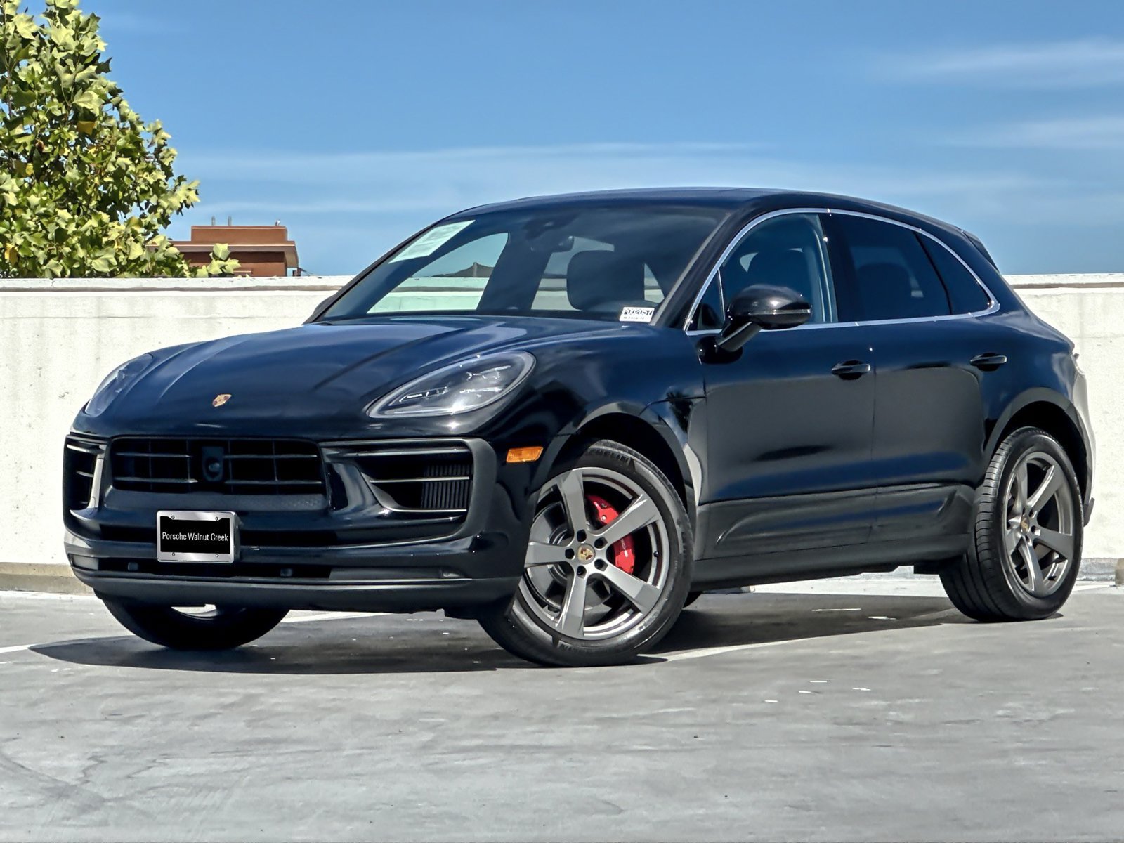 Certified 2023 Porsche Macan S AWD/4WD image 2