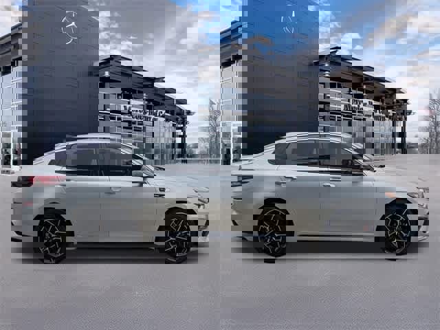 Used 2020 Kia Optima SX image 10