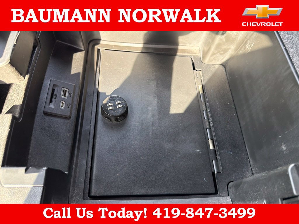 Used 2021 Chevrolet Tahoe LT w/ LT Signature Package AWD/4WD image 37