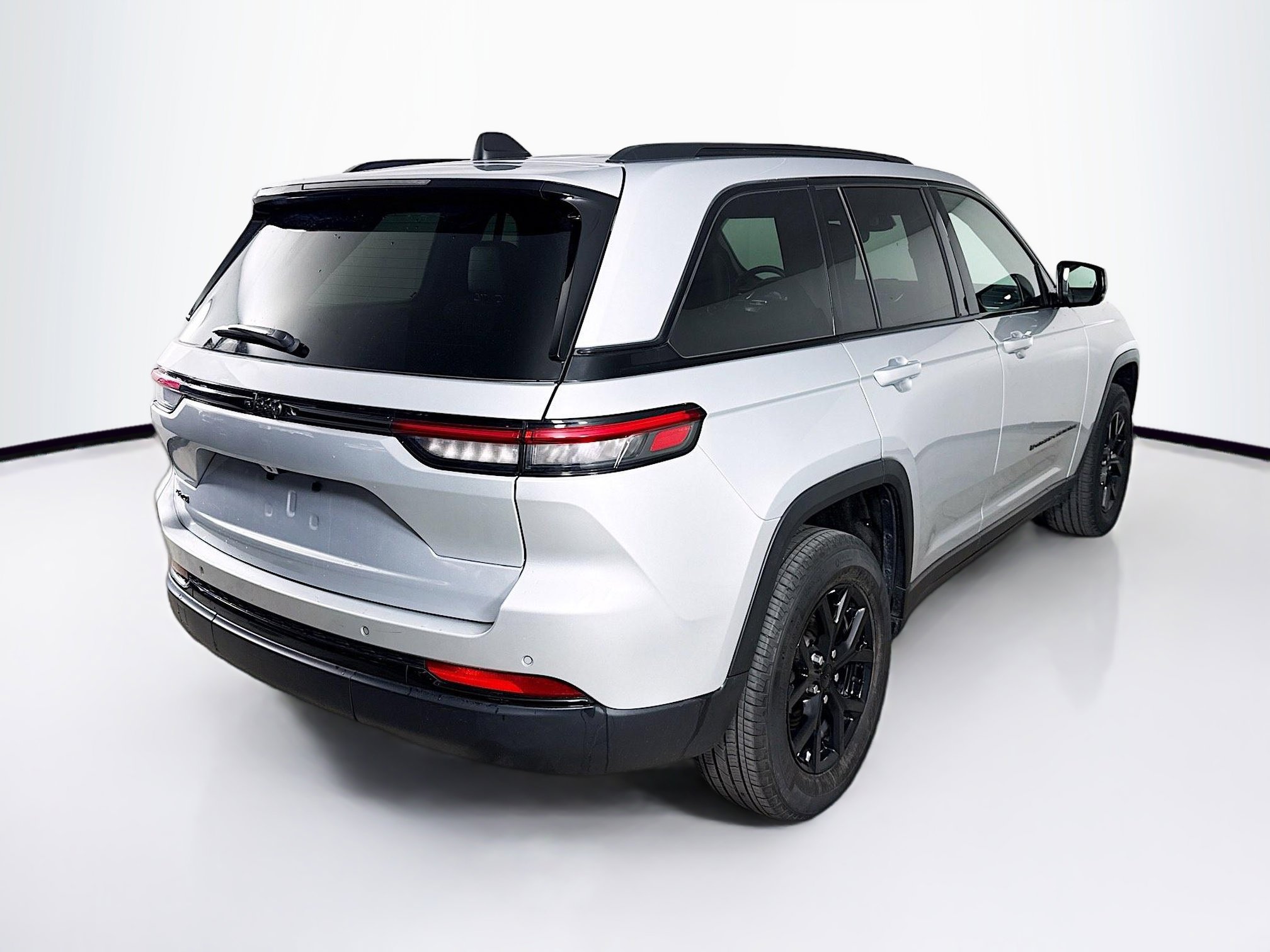 Used 2024 Jeep Grand Cherokee Altitude image 31