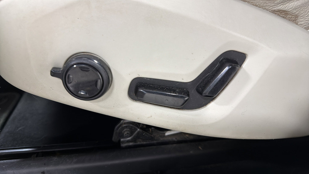 Used 2020 Volvo XC60 T5 Inscription image 17