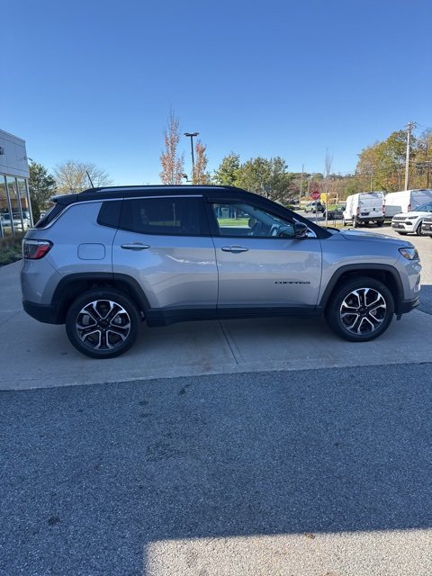 Certified 2022 Jeep Compass Limited w/ Sun and Sound Group image 8