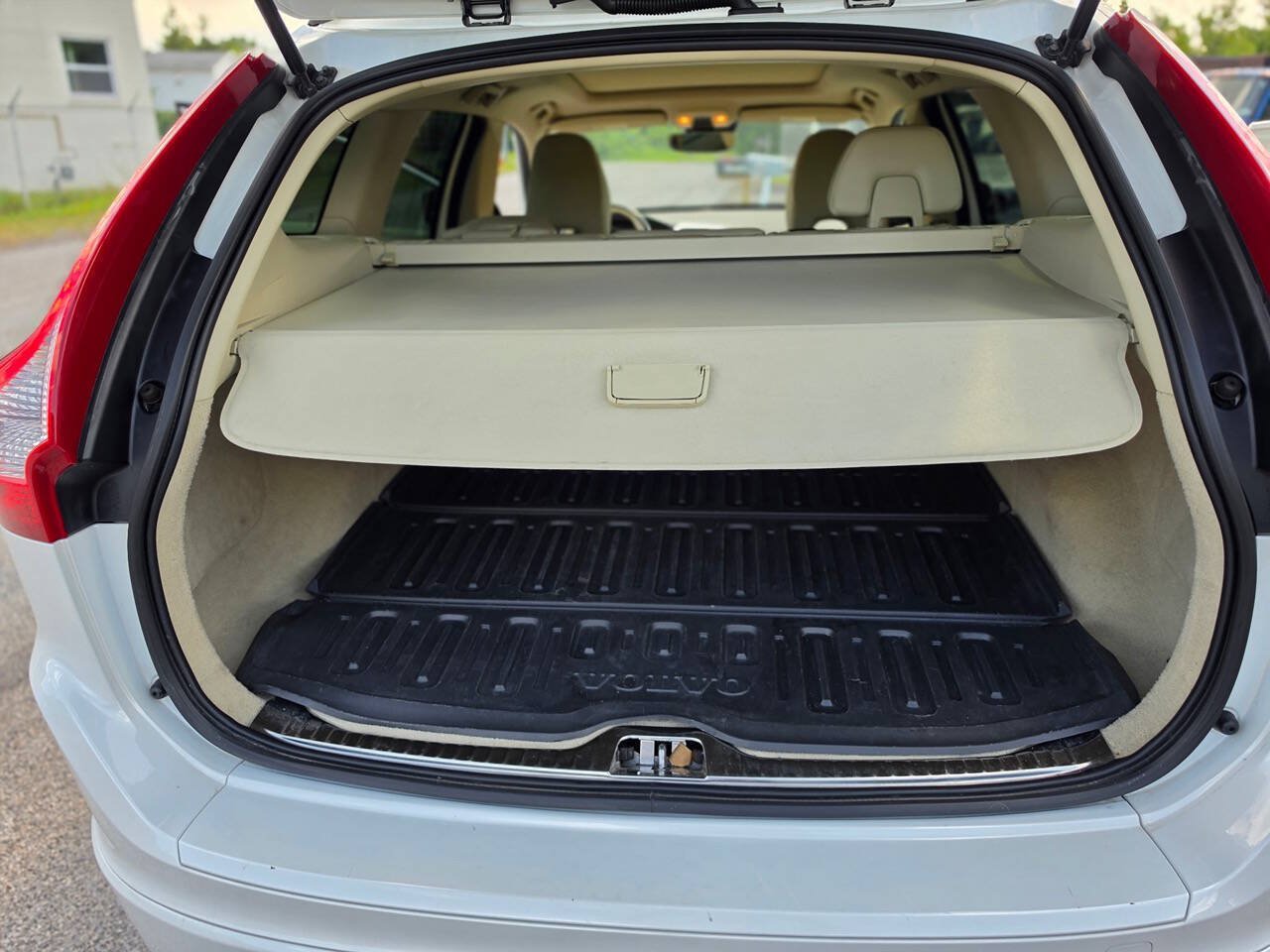 Used 2015 Volvo XC60 T5 AWD/4WD image 12