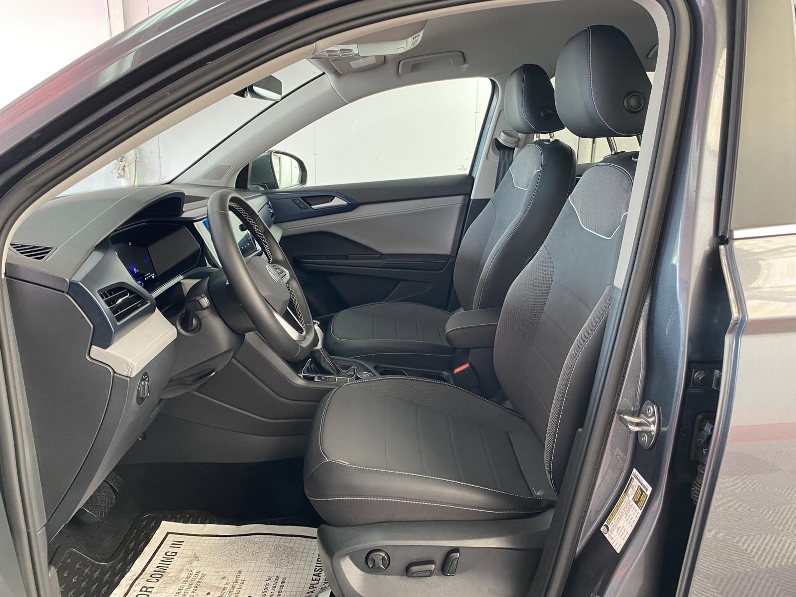 Used 2024 Volkswagen Taos SE AWD/4WD image 20