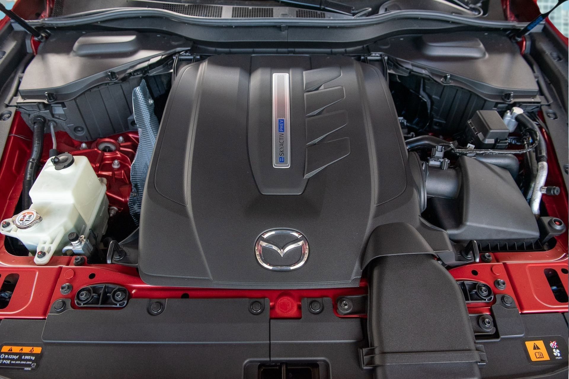 New 2025 MAZDA CX-70 Plug-In Hybrid w/ Premium Plus image 32