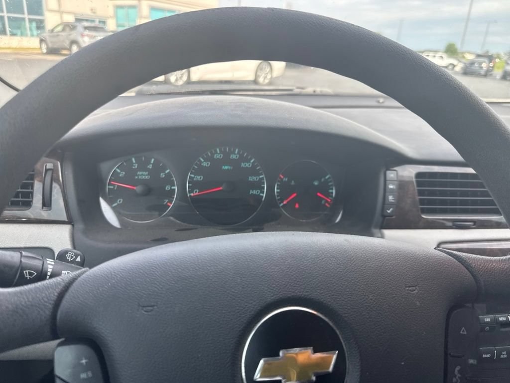 Used 2016 Chevrolet Impala LT FWD image 12