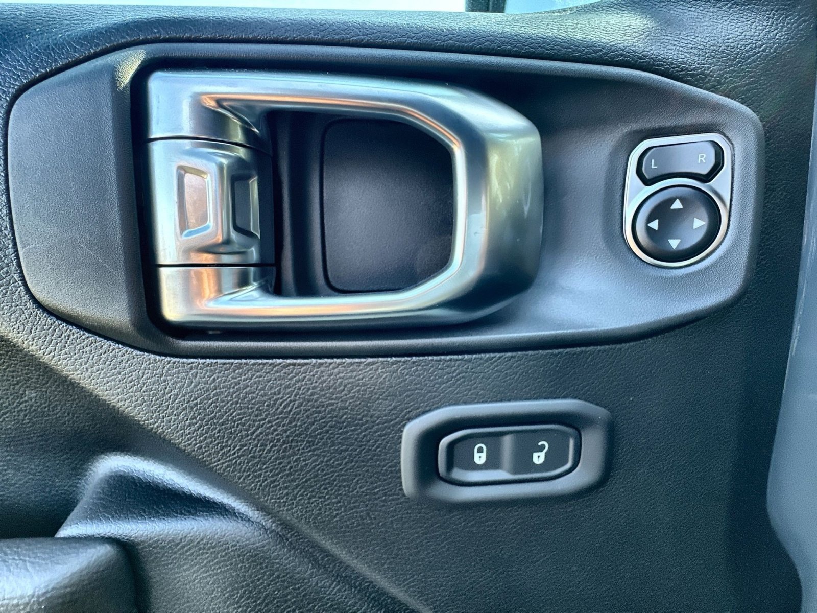 New 2026 Jeep Wrangler Unlimited Sport AWD/4WD image 15