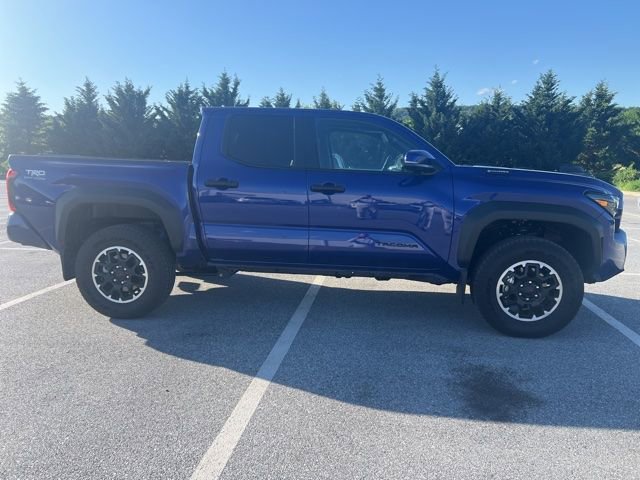Certified 2025 Toyota Tacoma TRD Off-Road w/ TRD Off Road Upgrade Package AWD/4WD image 4