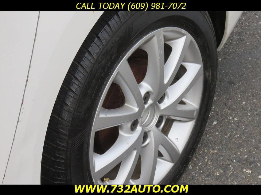 Used 2011 Volkswagen Jetta SE FWD image 25
