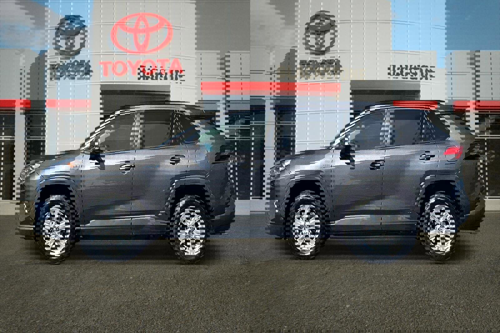 Certified 2021 Toyota RAV4 XLE w/ Convenience Package image 6