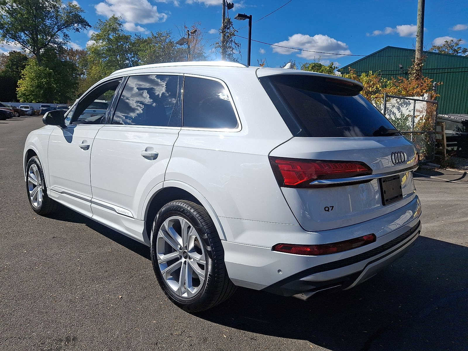 Certified 2025 Audi Q7 3.0T Premium Plus image 17