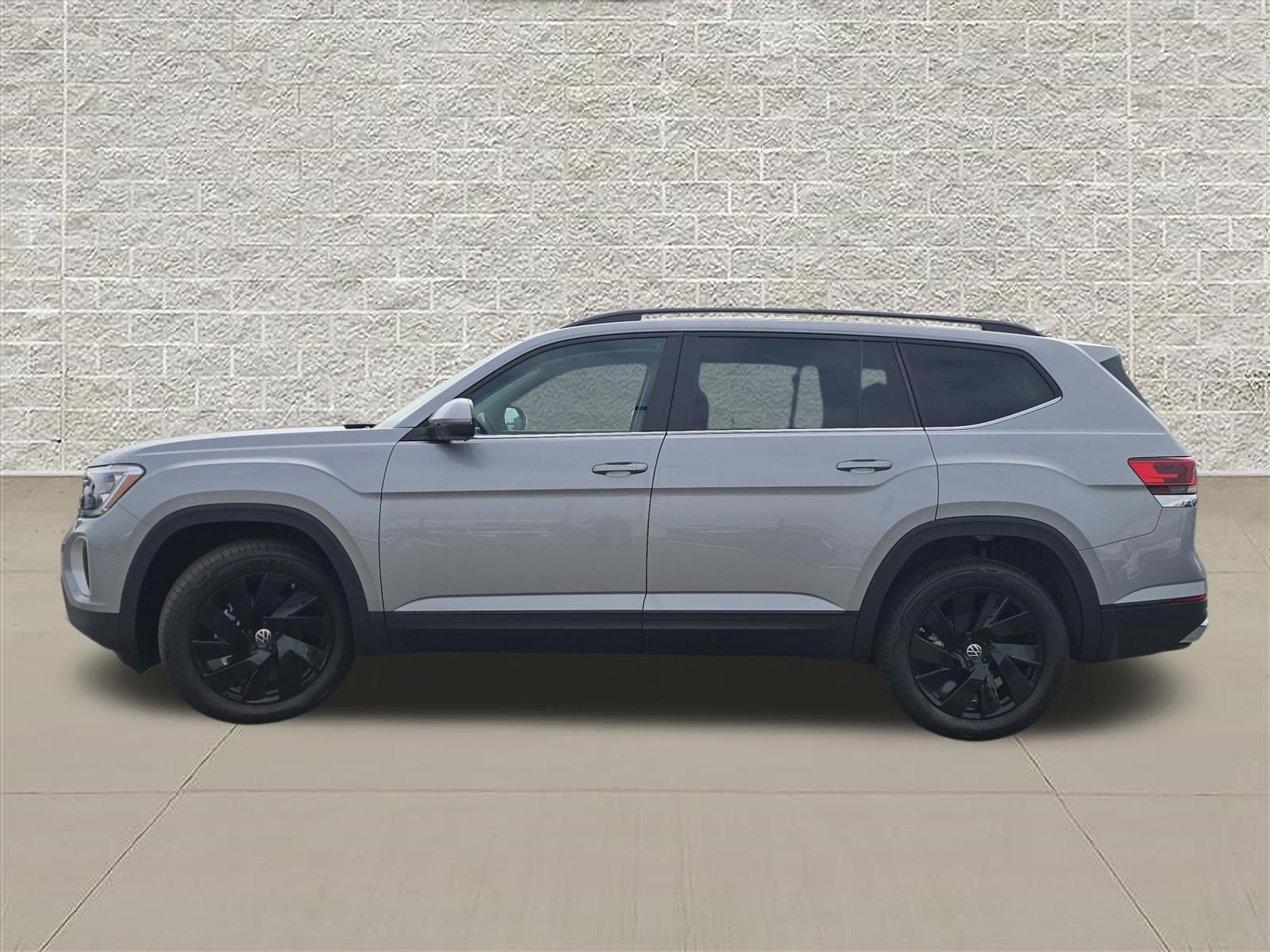 New 2026 Volkswagen Atlas SE FWD image 4