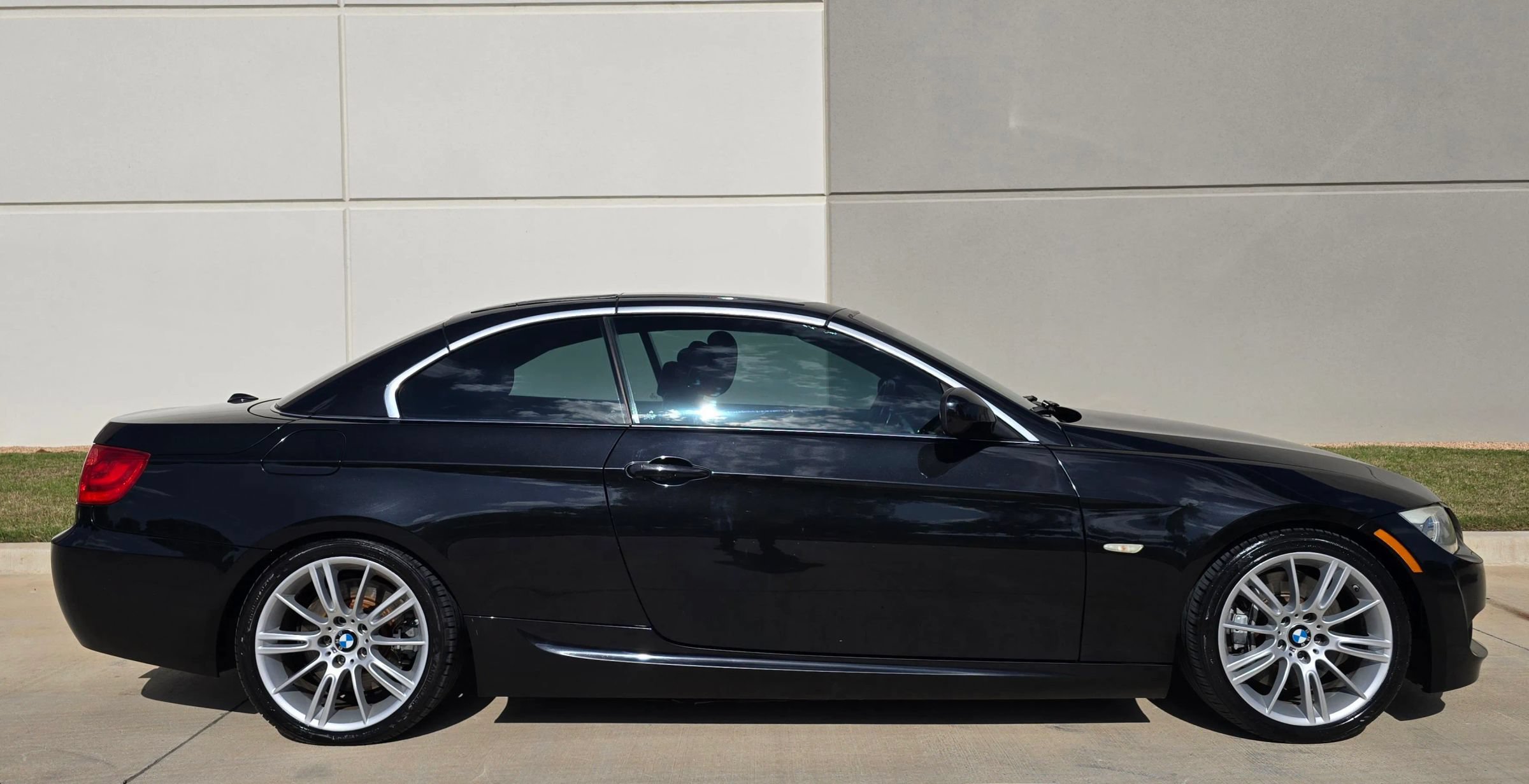 Used 2013 BMW 335i Convertible RWD image 10
