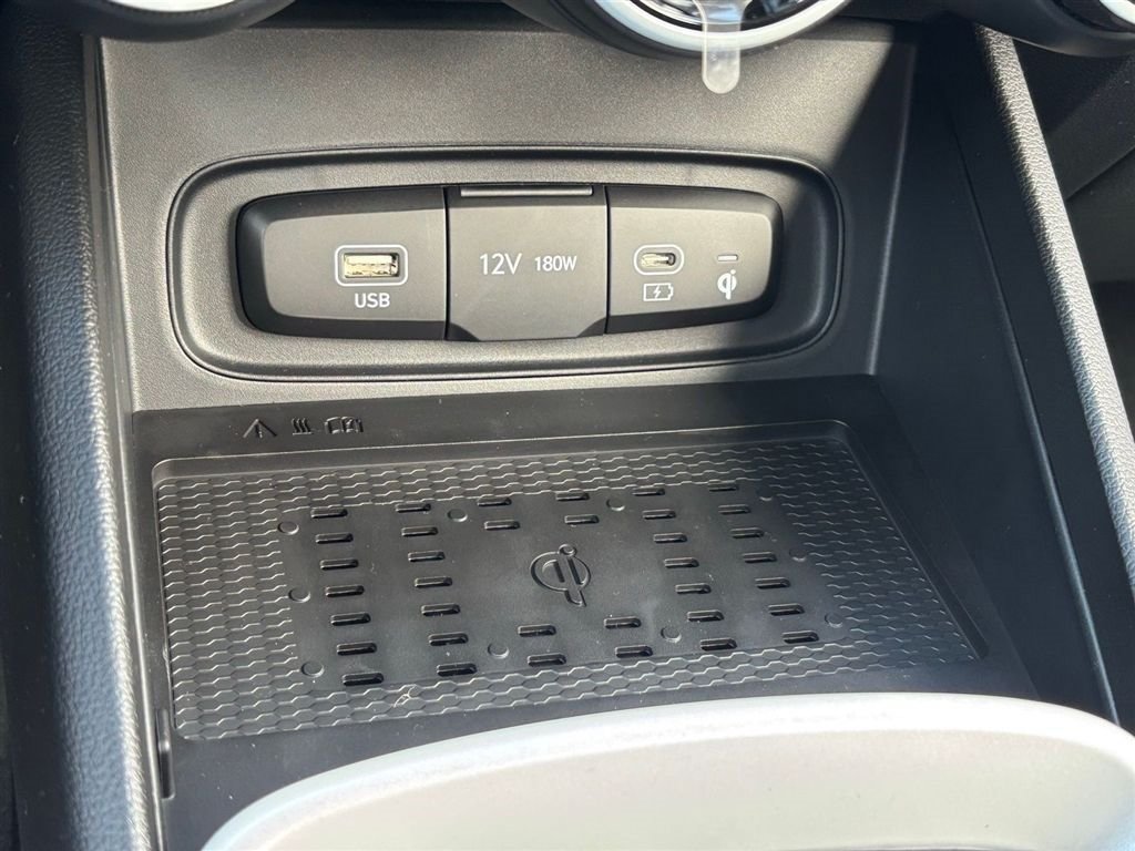 New 2026 Hyundai Venue SEL FWD image 19