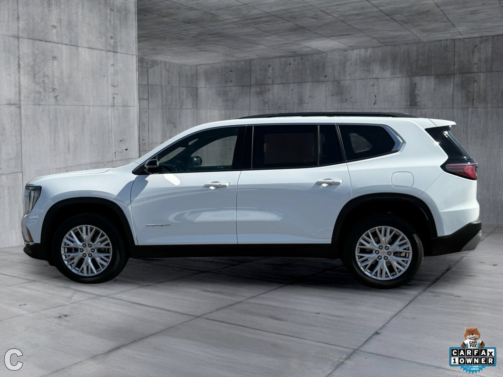 Used 2024 GMC Acadia Elevation FWD image 3