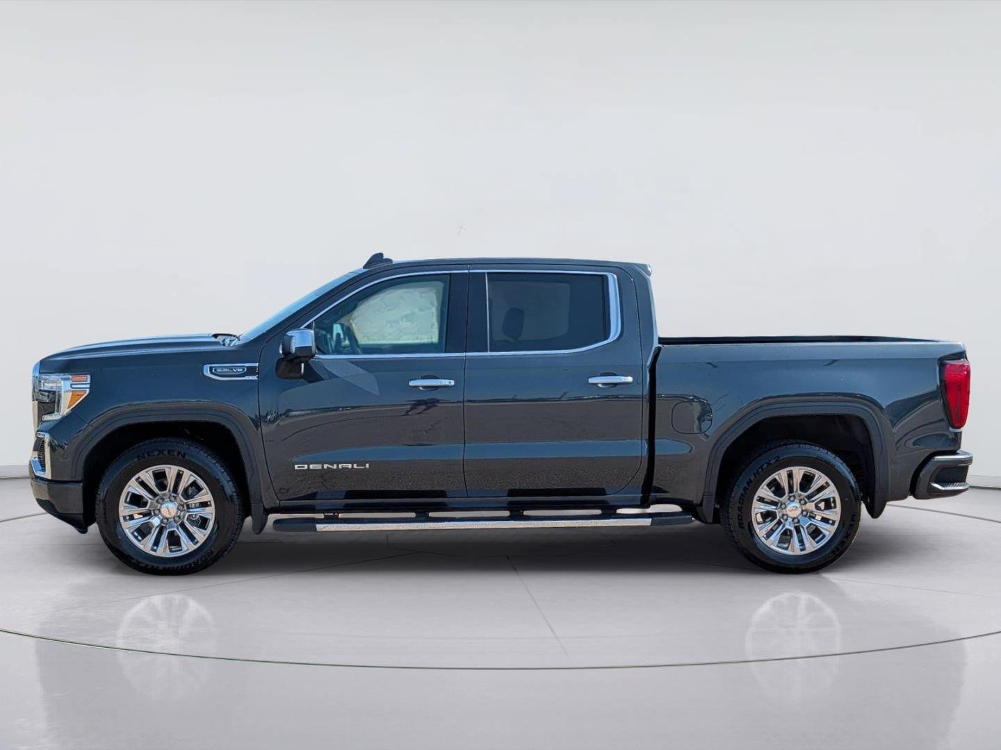 Used 2021 GMC Sierra 1500 Denali w/ Technology Package AWD/4WD image 8