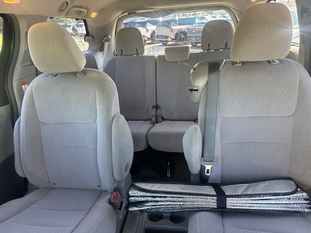 Used 2015 Toyota Sienna LE FWD image 9