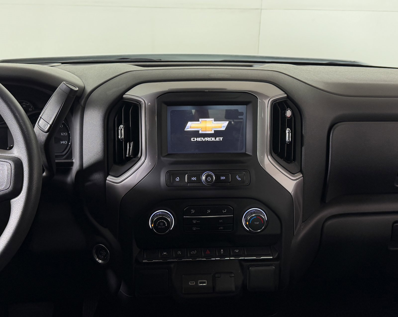 Used 2022 Chevrolet Silverado 1500 Custom image 11