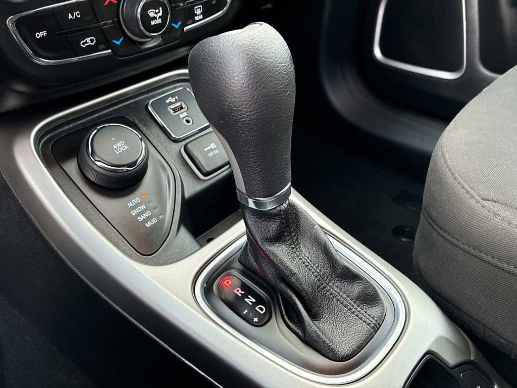 Used 2020 Jeep Compass Sport image 27