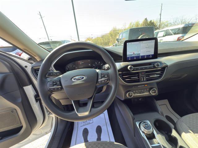 Used 2020 Ford Escape SE FWD image 14