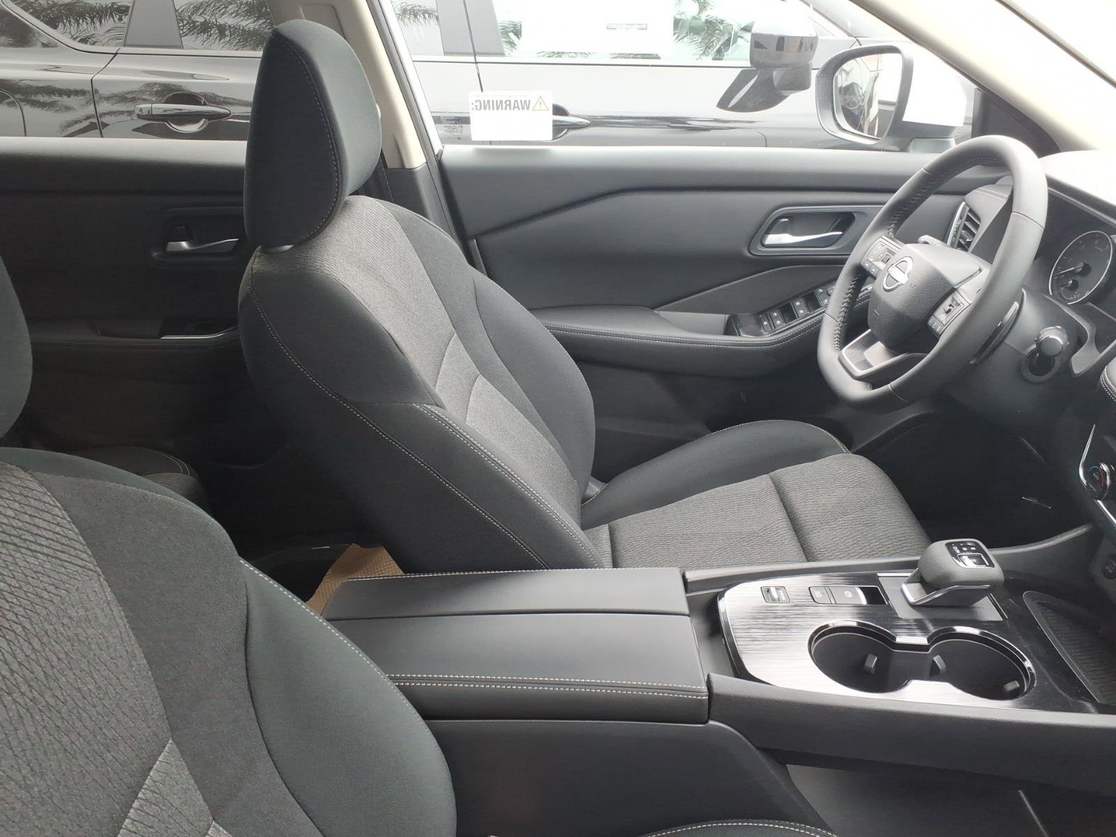 New 2026 Nissan Rogue SV FWD image 6