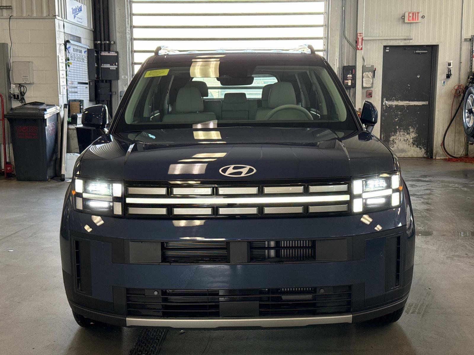 Certified 2025 Hyundai Santa Fe SEL image 2