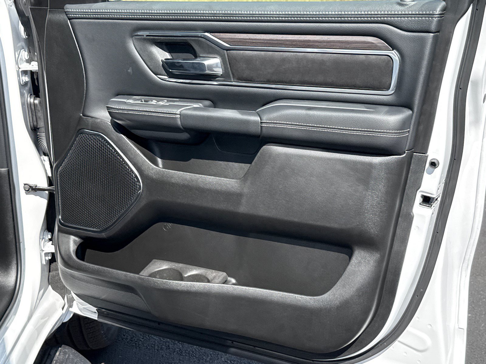 New 2027 RAM 1500 Laramie w/ Night Edition AWD/4WD image 14