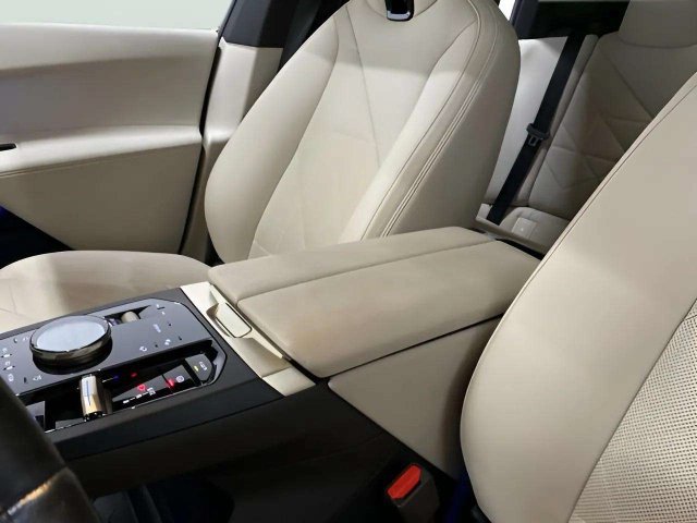 Used 2023 BMW iX xDrive50 AWD/4WD image 83