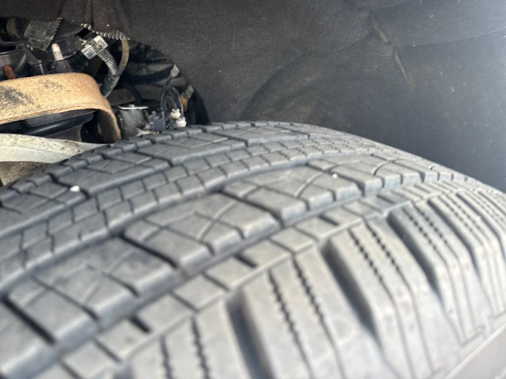 Used 2024 Chevrolet Silverado 1500 LT image 32