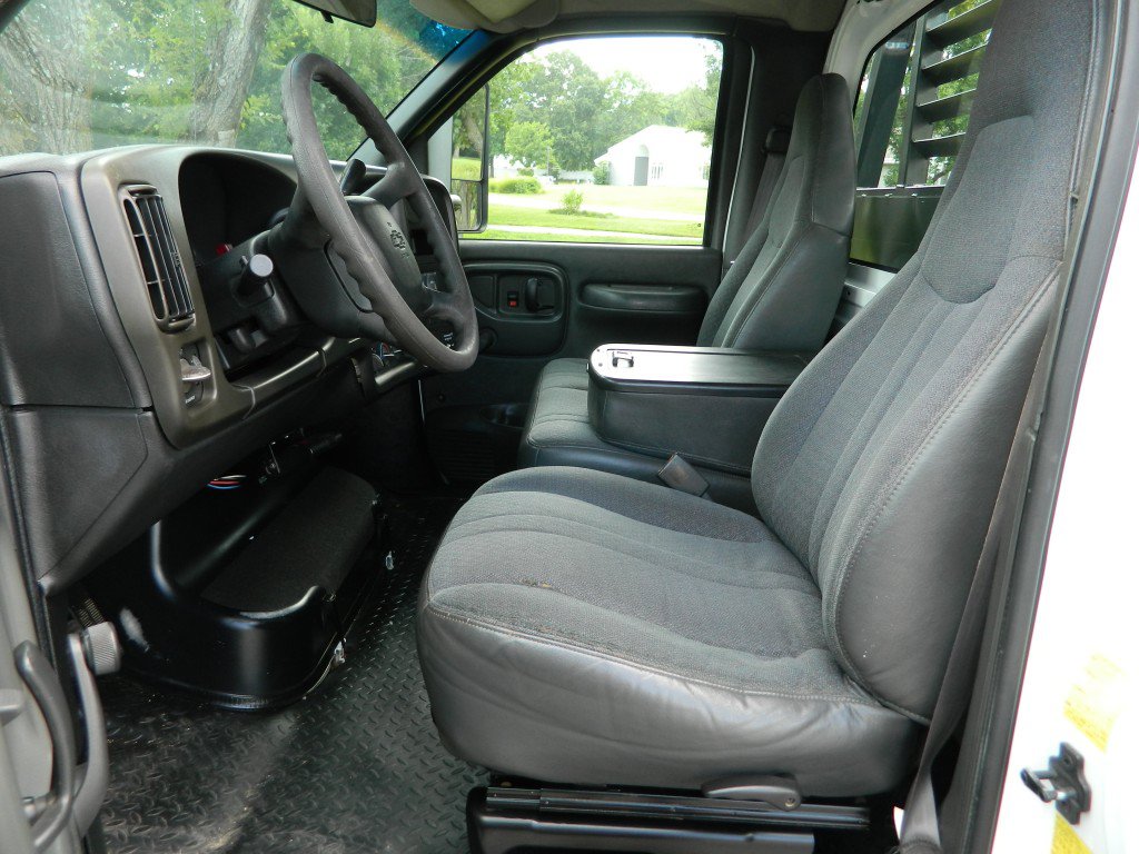 Used 2003 Chevrolet Kodiak C4500 2WD Regular Cab image 12