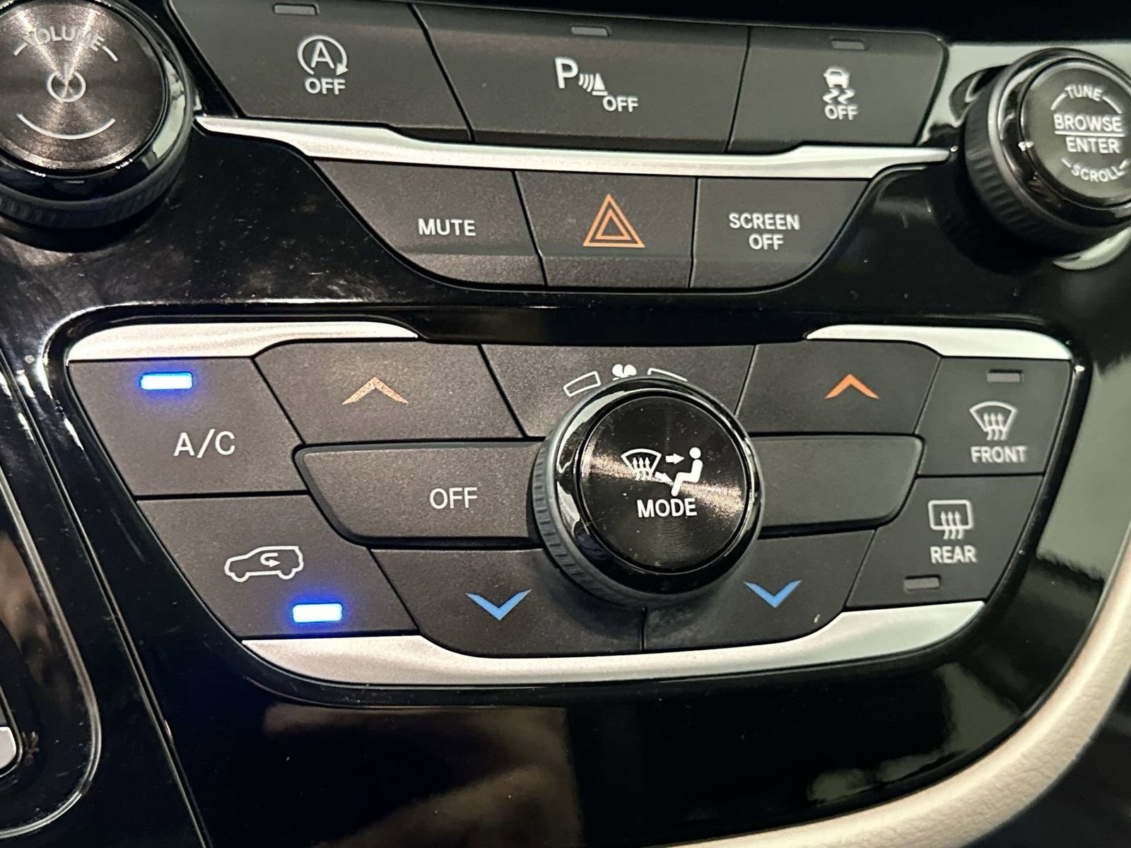 Used 2018 Chrysler Pacifica LX w/ Tire & Wheel Group image 23