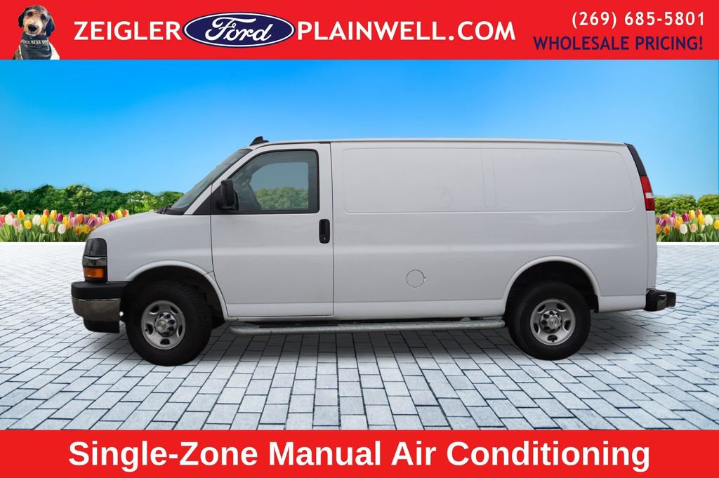 Used 2024 Chevrolet Express 2500 w/ Driver Convenience Package RWD image 2