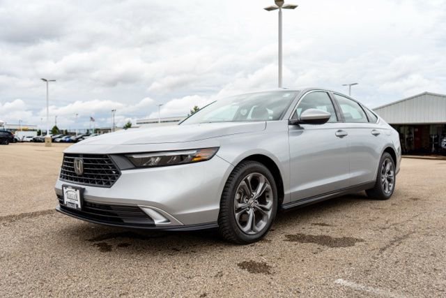 Used 2023 Honda Accord EX image 3