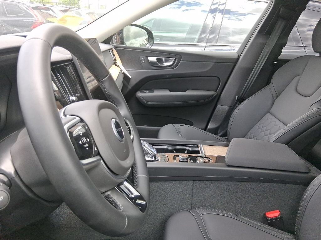 New 2026 Volvo XC60 B5 Plus w/ Protection Package Premier AWD/4WD image 10
