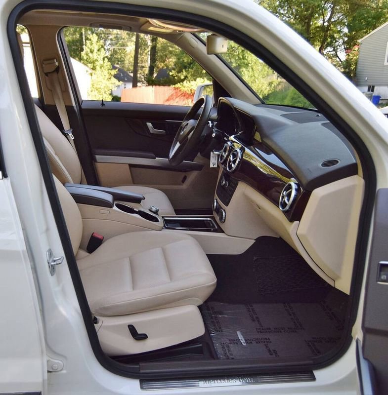 Used 2014 Mercedes-Benz GLK 350 4MATIC w/ Premium 1 Package image 26
