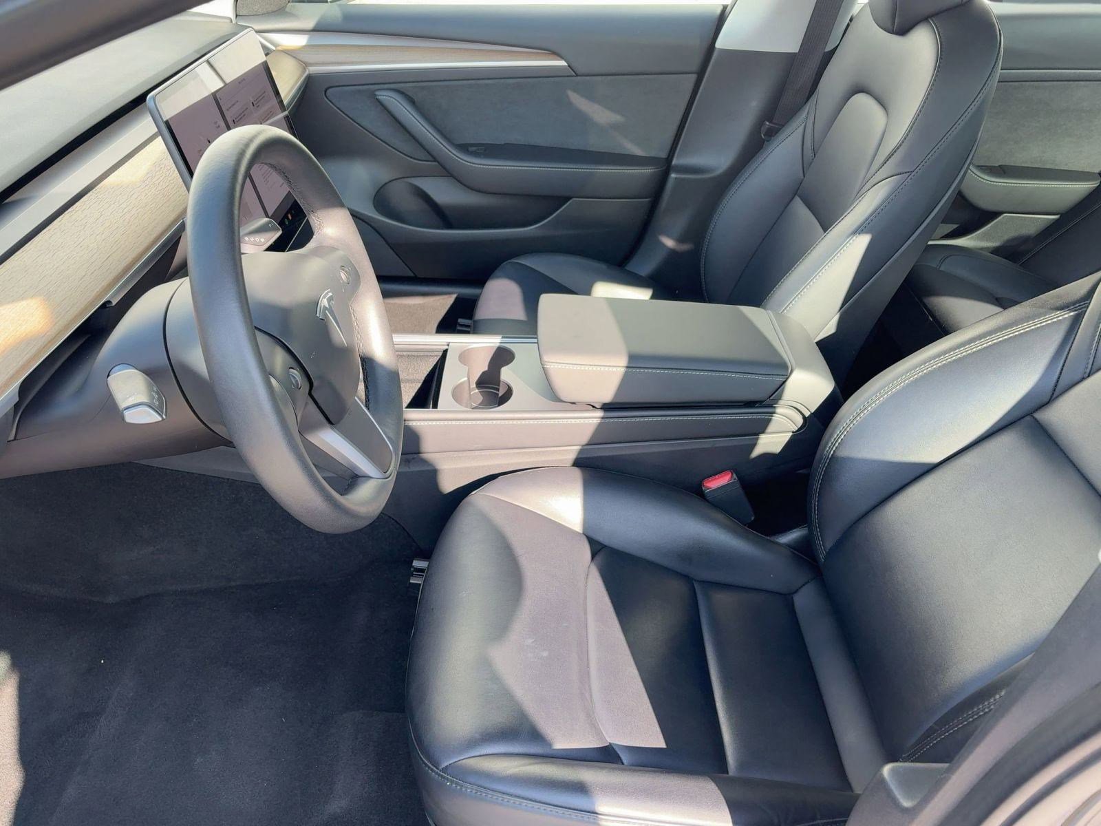 Used 2023 Tesla Model 3 Standard Range image 5