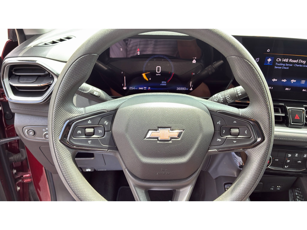 Used 2025 Chevrolet TrailBlazer LT AWD/4WD image 17