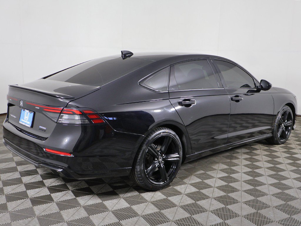 Used 2025 Honda Accord Sport image 9