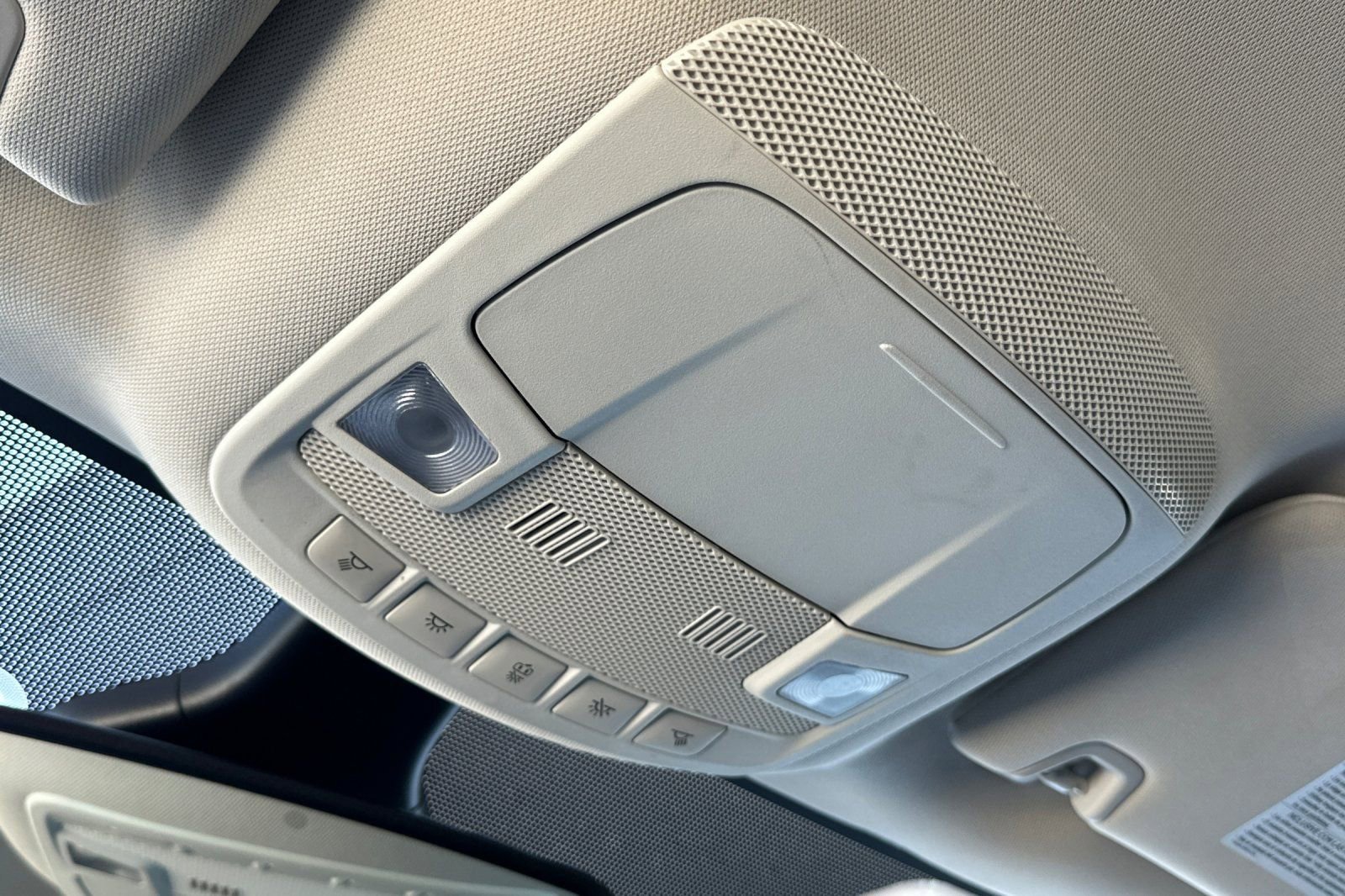 Used 2024 Ford Edge Titanium image 25