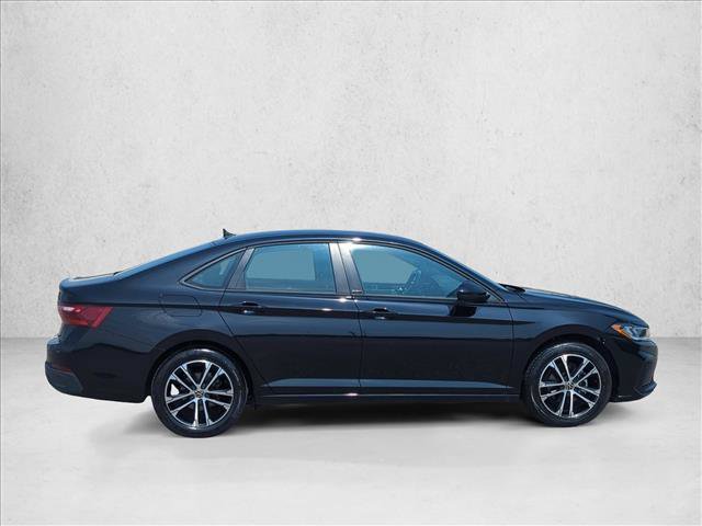 Used 2025 Volkswagen Jetta Sport FWD image 4