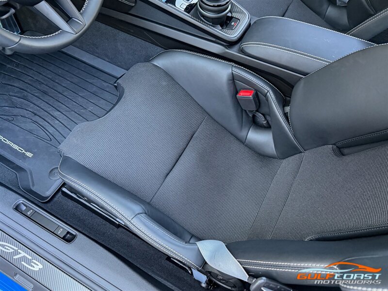 Used 2025 Porsche 911 GT3 RWD image 23