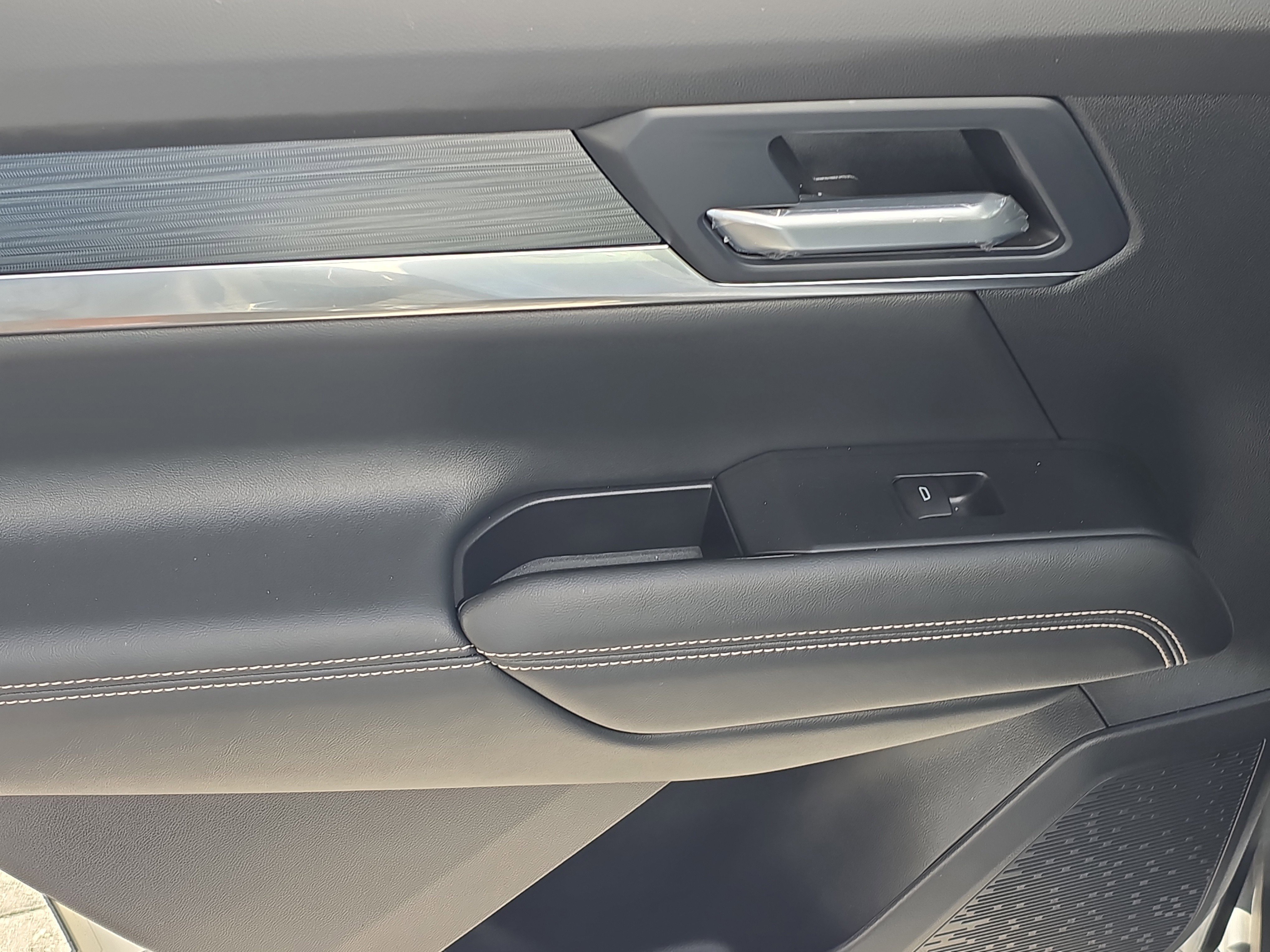 Used 2026 GMC Terrain Elevation image 12