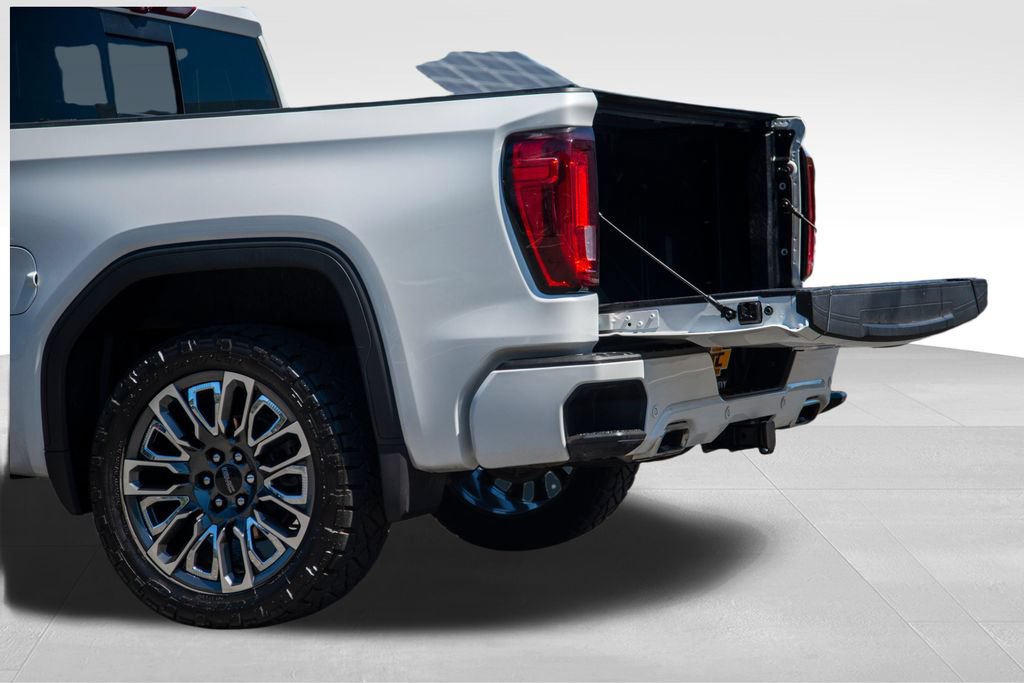 Used 2024 GMC Sierra 1500 Denali Ultimate AWD/4WD image 10