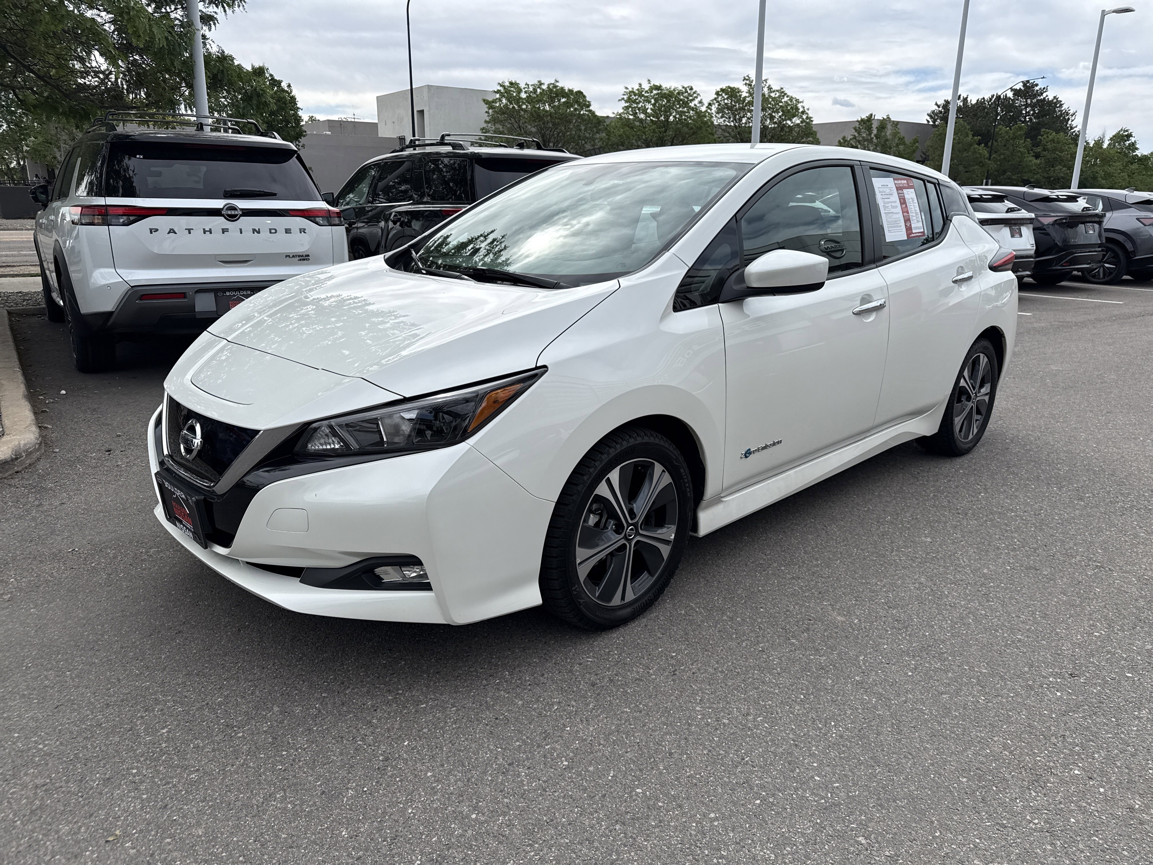 Used 2019 Nissan Leaf SV FWD image 3