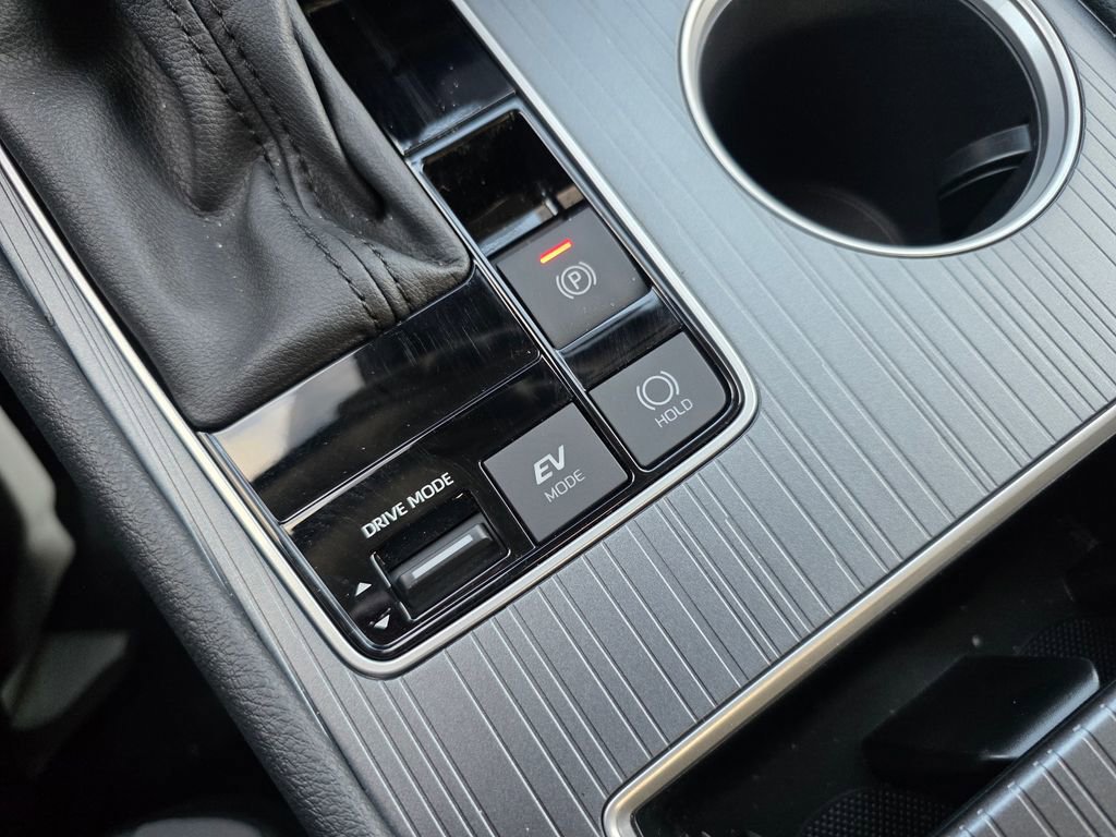 Used 2026 Toyota Sienna LE image 68