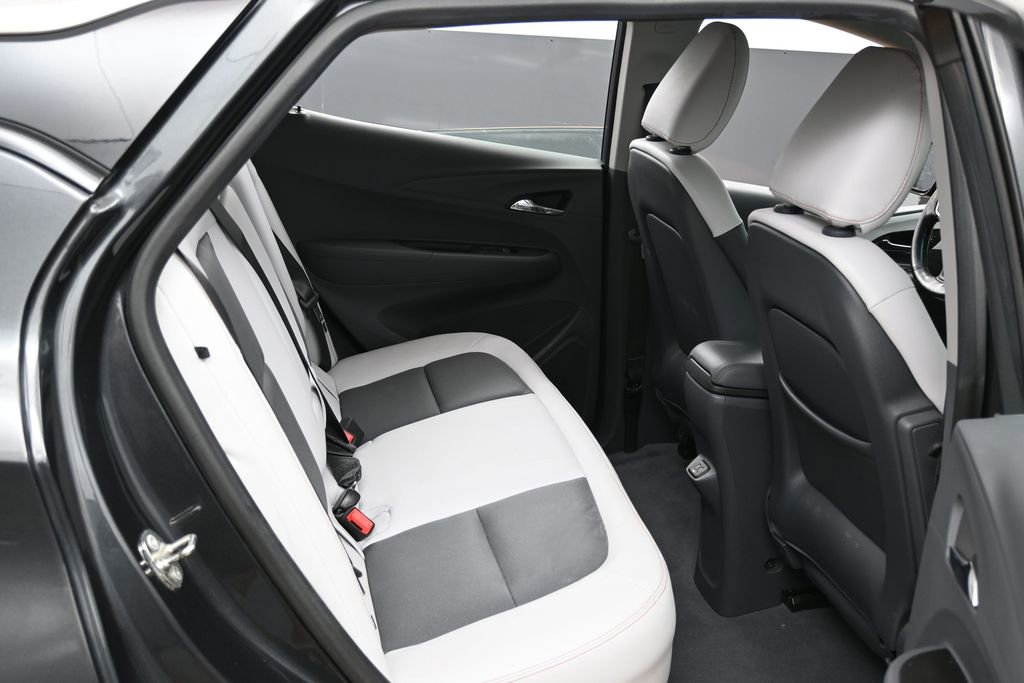 Used 2018 Chevrolet Bolt Premier w/ Driver Confidence II Package image 29