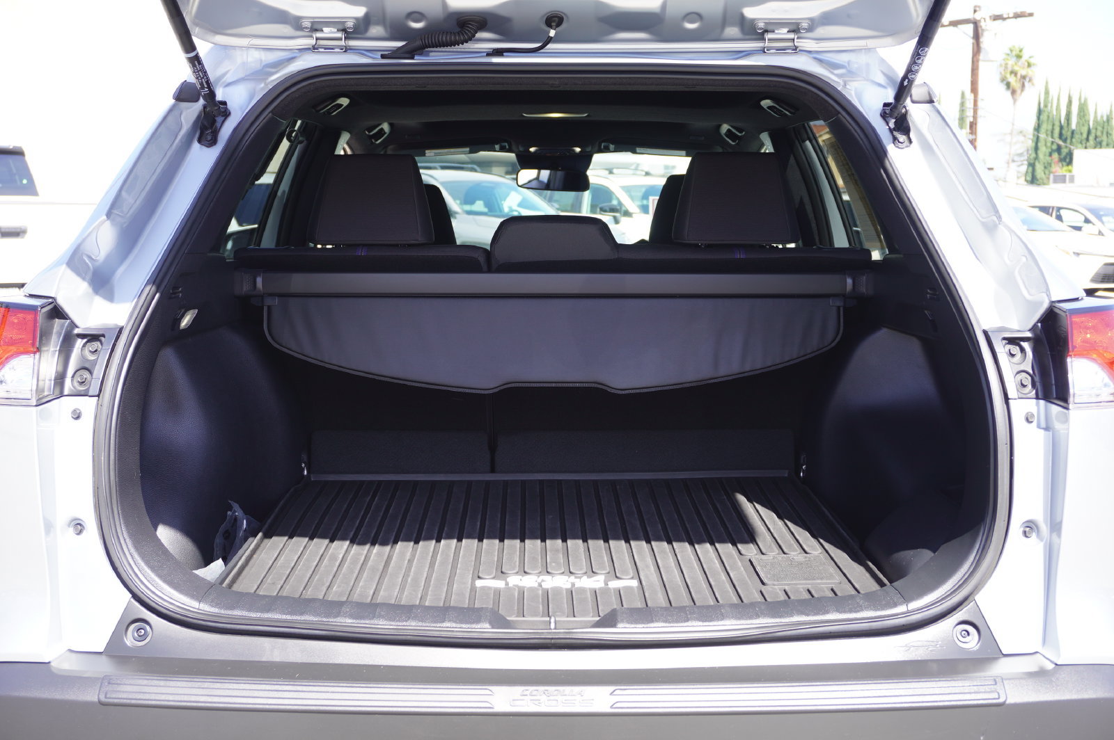 Certified 2024 Toyota Corolla Cross AWD Hybrid w/ Moonroof Package image 8