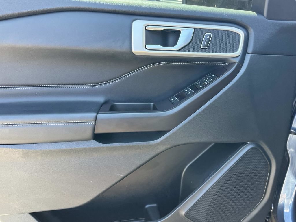 Certified 2020 Ford Explorer XLT w/ Equipment Group 202A AWD/4WD image 31