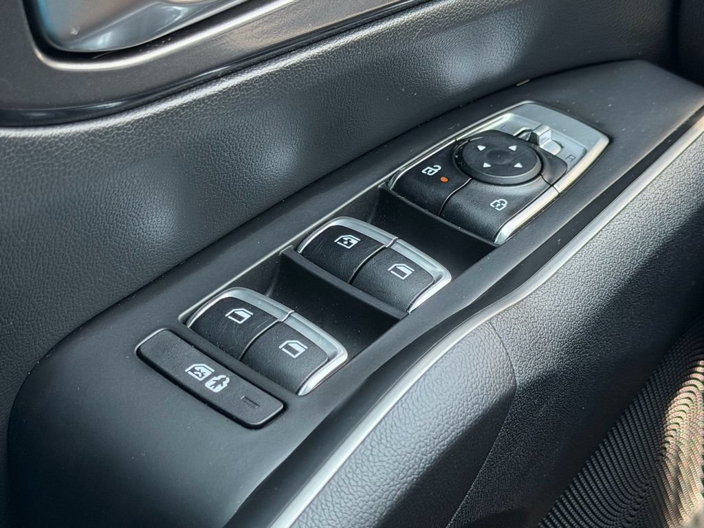 Used 2025 Kia Sorento EX w/ Panoramic Sunroof Package FWD image 22