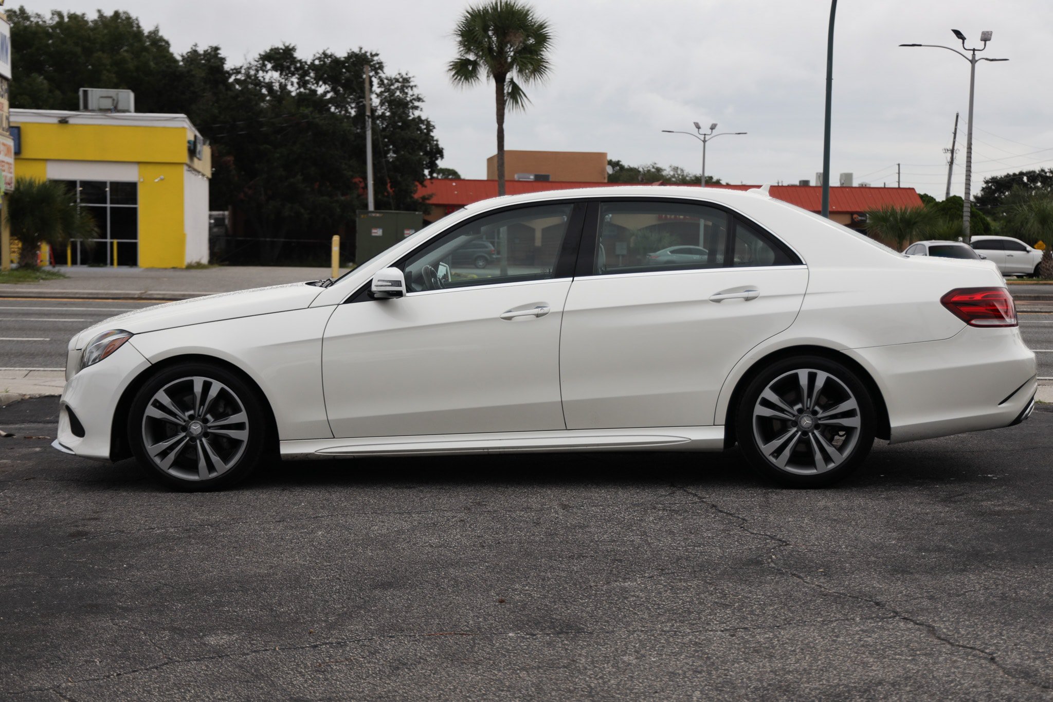 Used 2016 Mercedes-Benz E 350 Sedan w/ Premium Package image 4